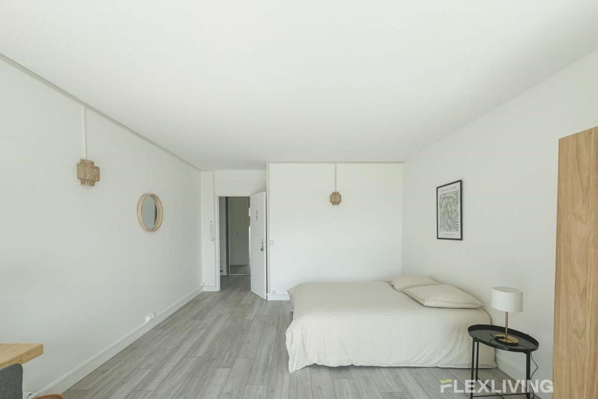 Flexliving - Whole - Mouchez *